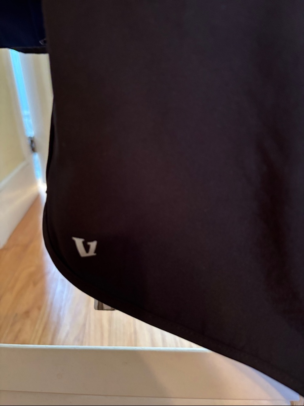 Vuori Clementine 2.0 running shorts - black, medium. 4 inch inseam - Picture 3 of 5